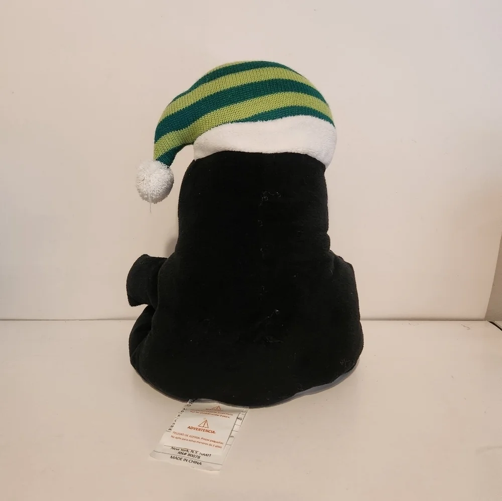 12” Holiday Christmas Penguin Character Hug without Throw Blanket with tags